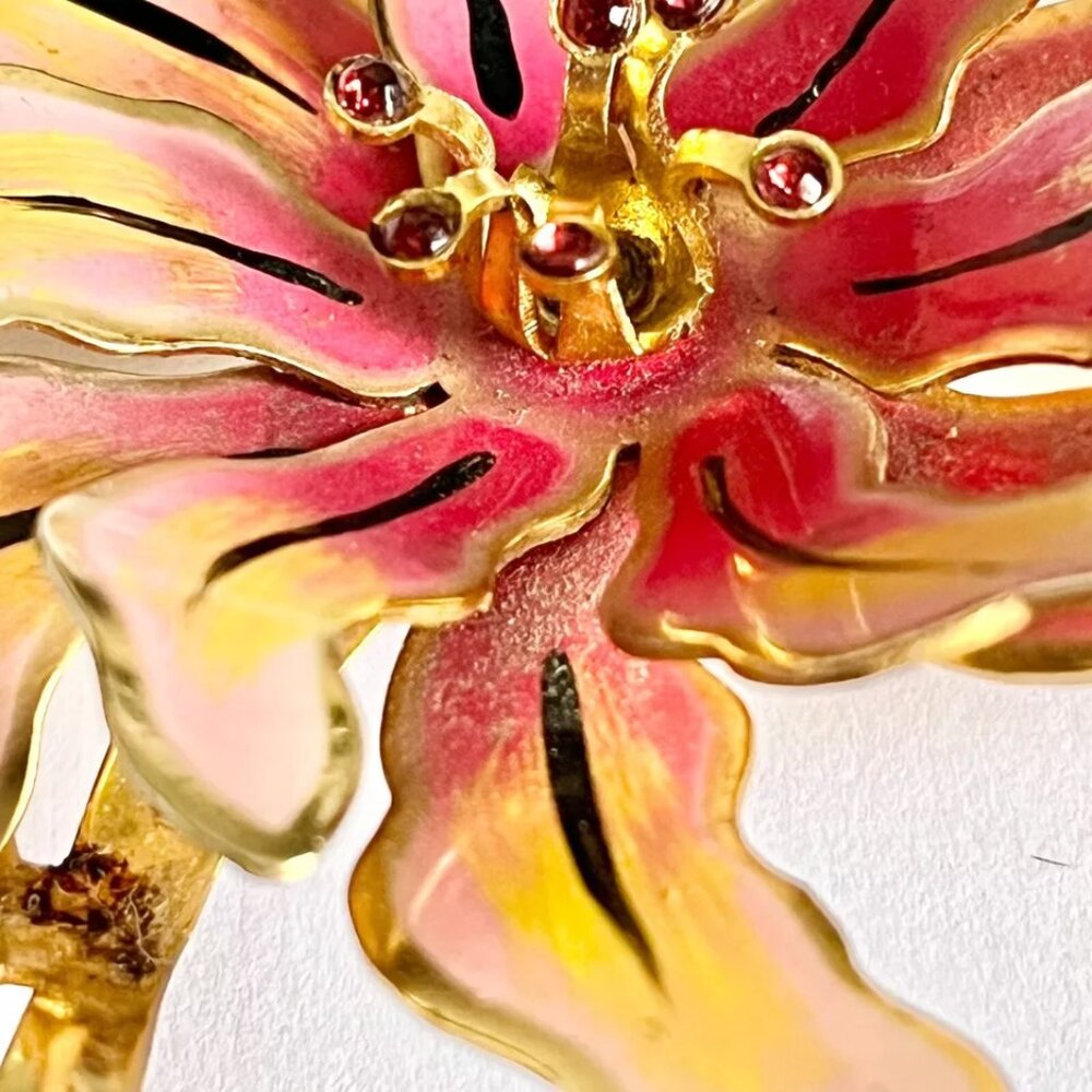 Vintage Lilly Flower Holder Brooch Pin Pink Fuchsia Easter Gold tone Hidden Tube - Picture 12 of 12